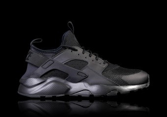 triple black nike air huarache