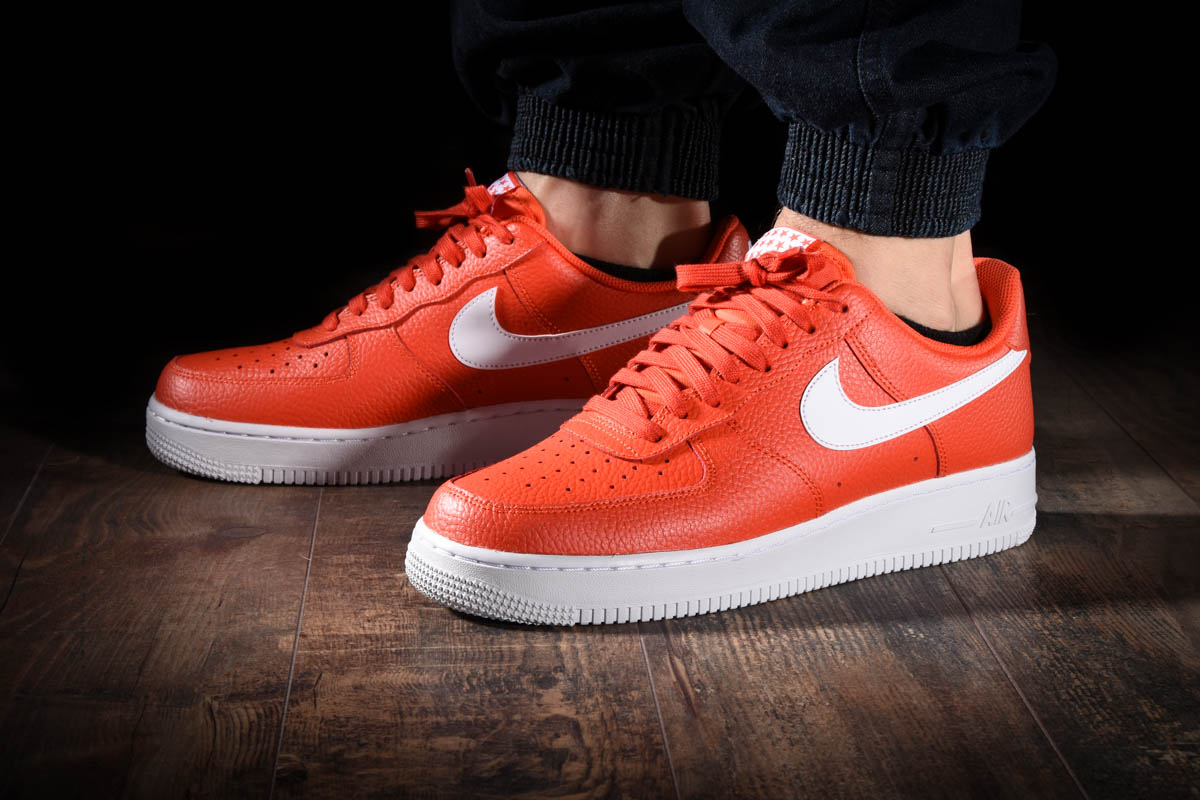 NIKE AIR FORCE 1 '07 TEAM ORANGE