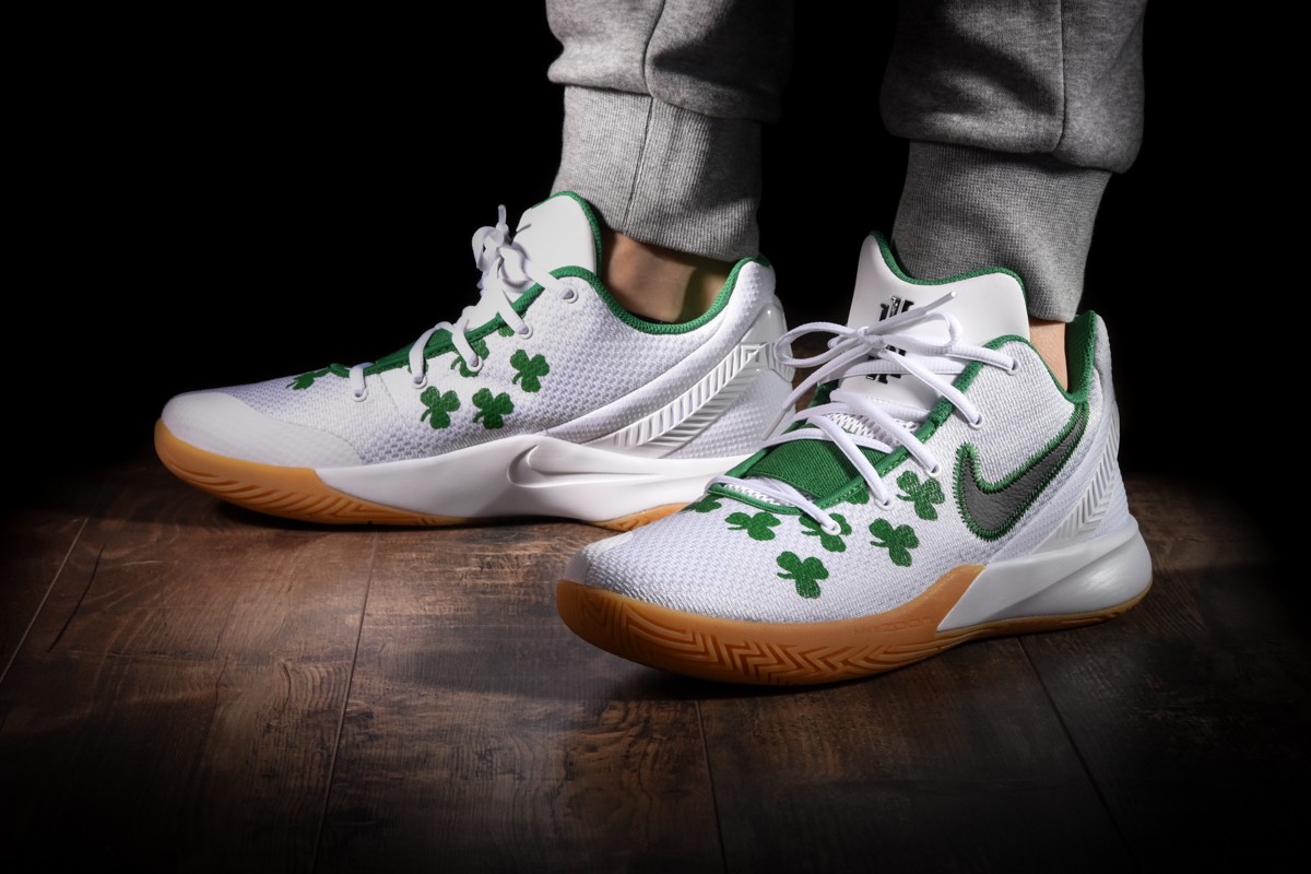 NIKE KYRIE FLYTRAP II BOSTON CELTICS