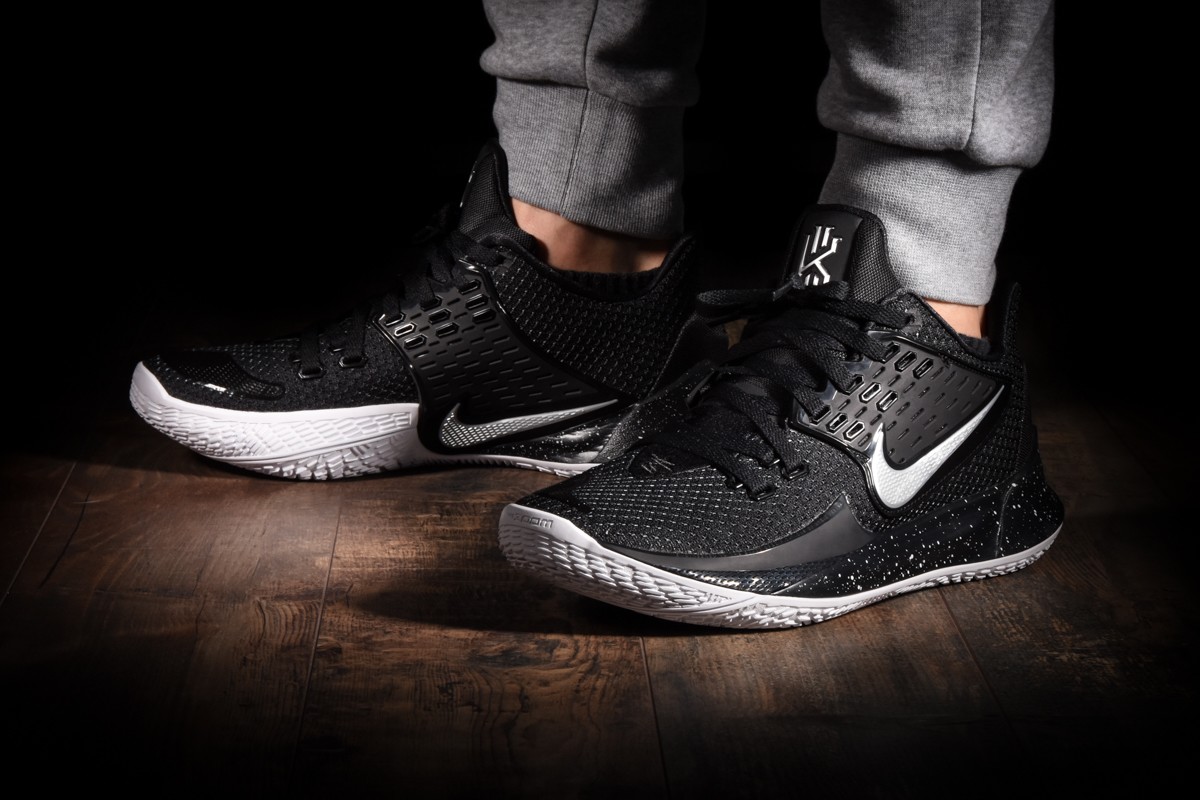 kyrie low black