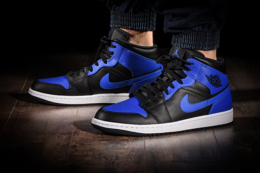 NIKE AIR JORDAN 1 RETRO MID HYPER ROYAL