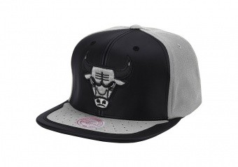 MITCHELL & NESS DAY ONE SNAPBACK CHICAGO BULLS