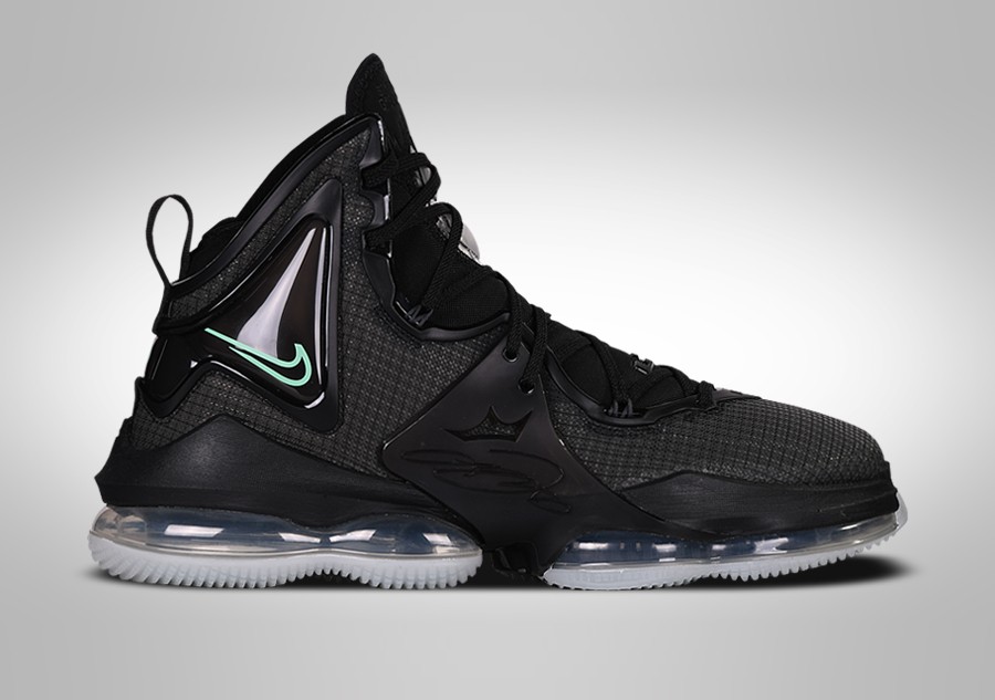 Nike lebron 19 online